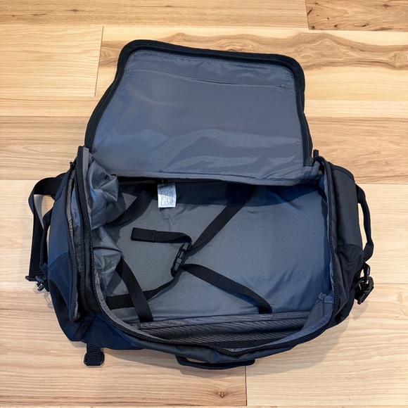 Timbuk2 Wingman Carry-On Travel Duffel / Backpack  – Black – Excellent Condition - Picture 3 of 7